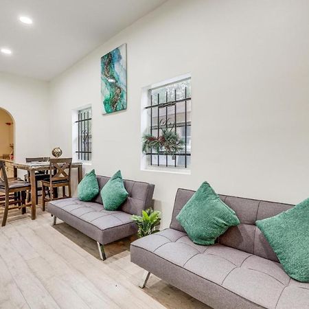 Large, Central, Lovely & Cozy 4Bed/2Bath - House By Everbank Stadium Джексонвілл Екстер'єр фото