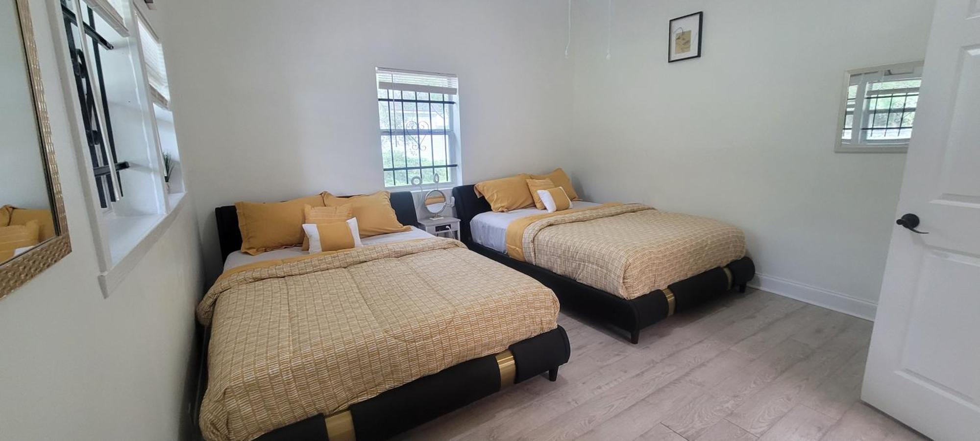 Large, Central, Lovely & Cozy 4Bed/2Bath - House By Everbank Stadium Джексонвілл Екстер'єр фото