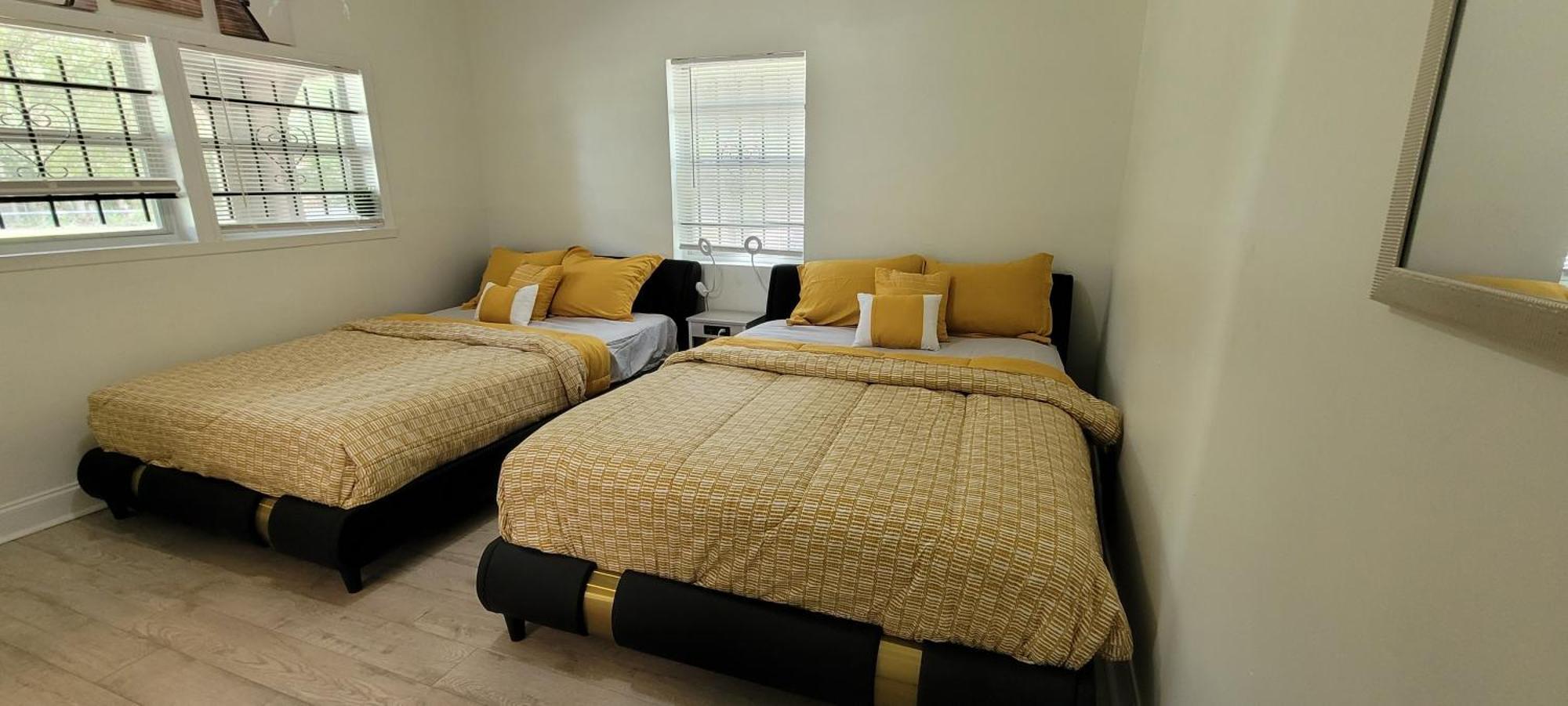 Large, Central, Lovely & Cozy 4Bed/2Bath - House By Everbank Stadium Джексонвілл Екстер'єр фото