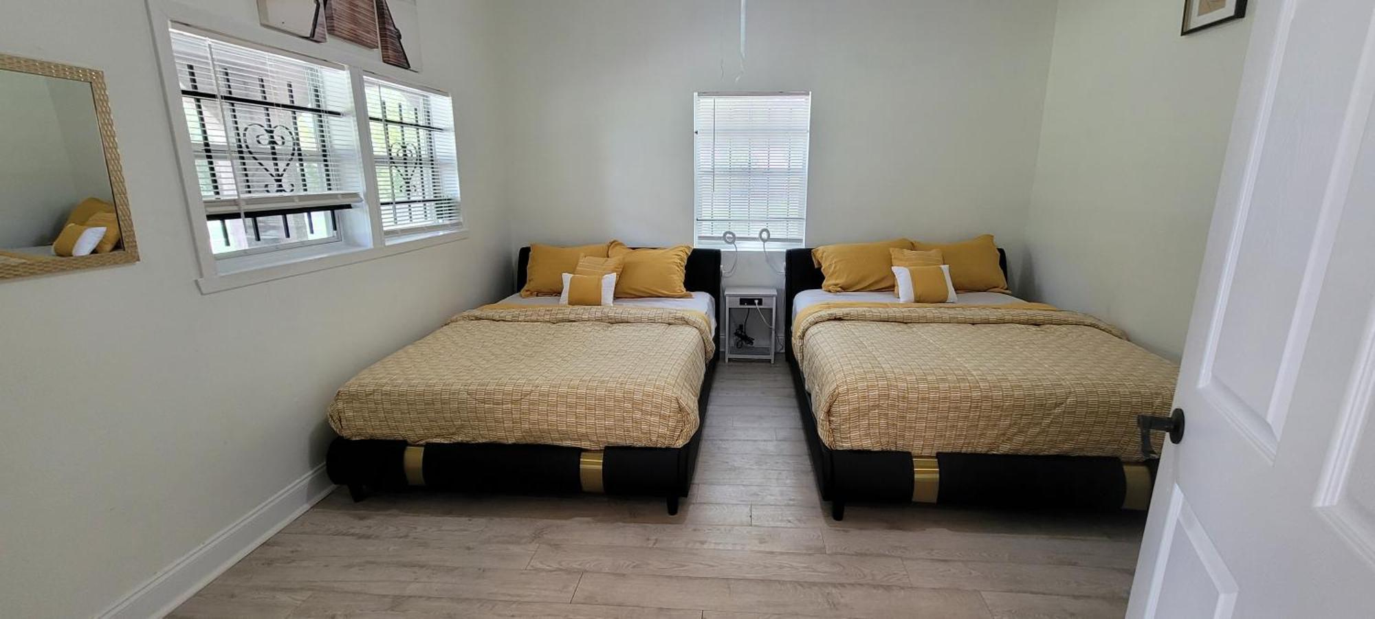 Large, Central, Lovely & Cozy 4Bed/2Bath - House By Everbank Stadium Джексонвілл Екстер'єр фото