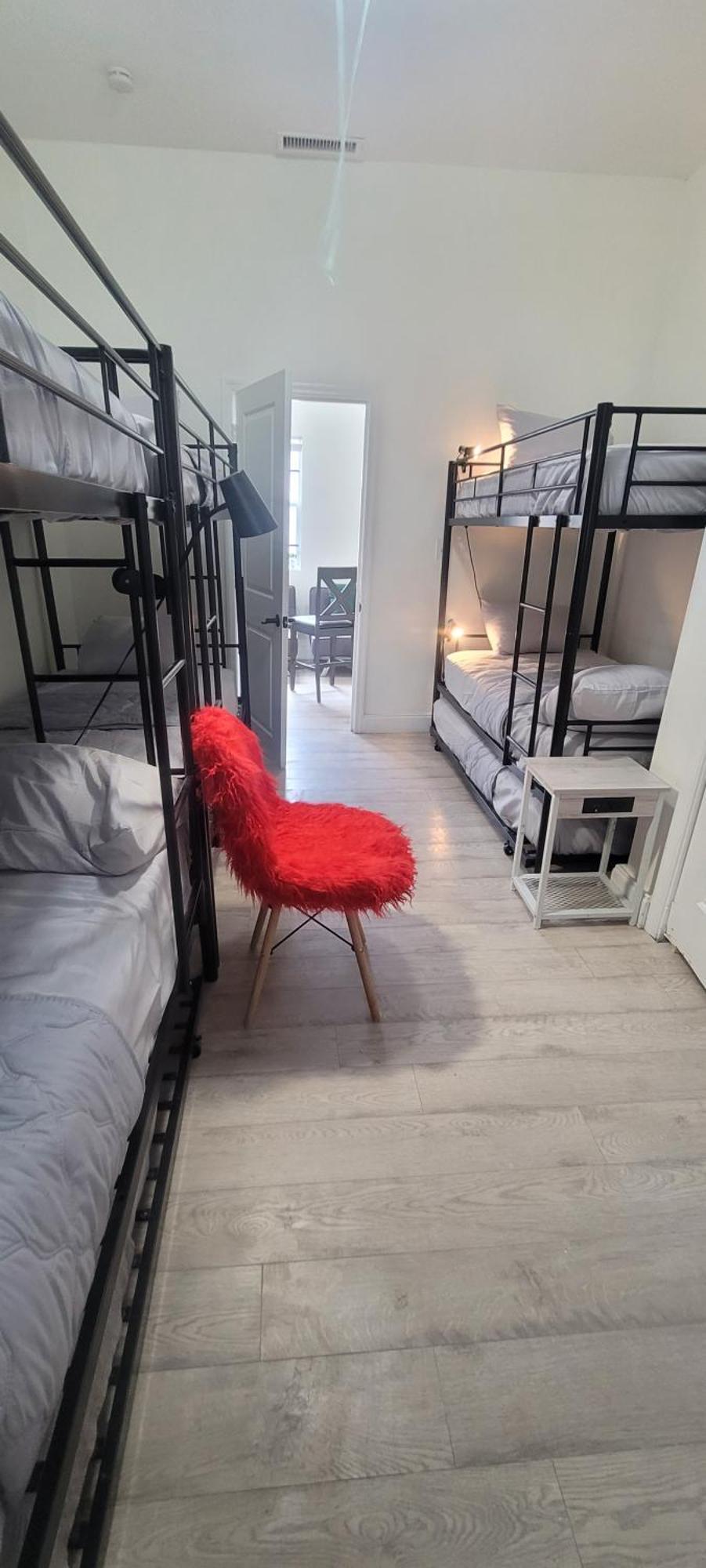 Large, Central, Lovely & Cozy 4Bed/2Bath - House By Everbank Stadium Джексонвілл Екстер'єр фото
