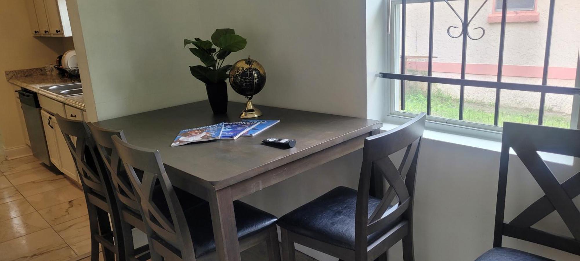 Large, Central, Lovely & Cozy 4Bed/2Bath - House By Everbank Stadium Джексонвілл Екстер'єр фото